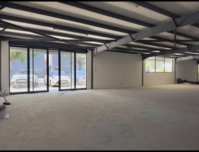 INDUSTRIAL PROPERTY TO RENT IN CLAREMONT